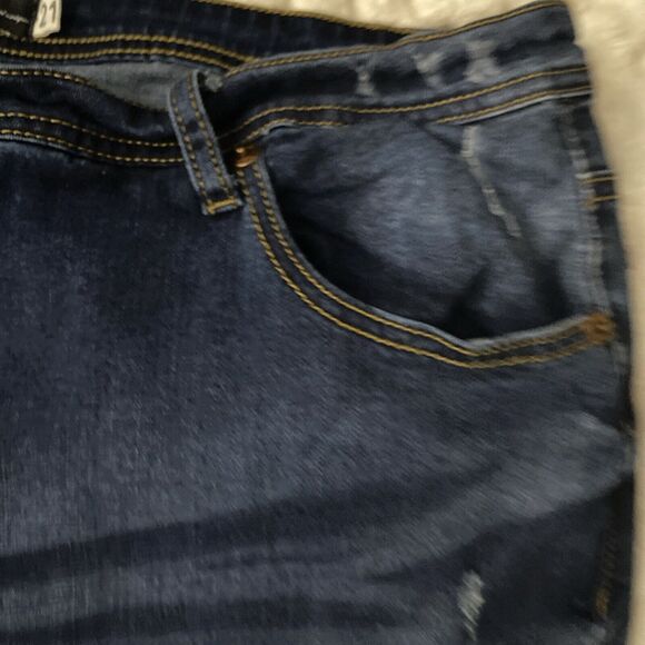 Women’s Plus SZ 21 Dark Wash Mid Rise Distressed Slim Straight Jeans Stretch - Picture 4 of 14